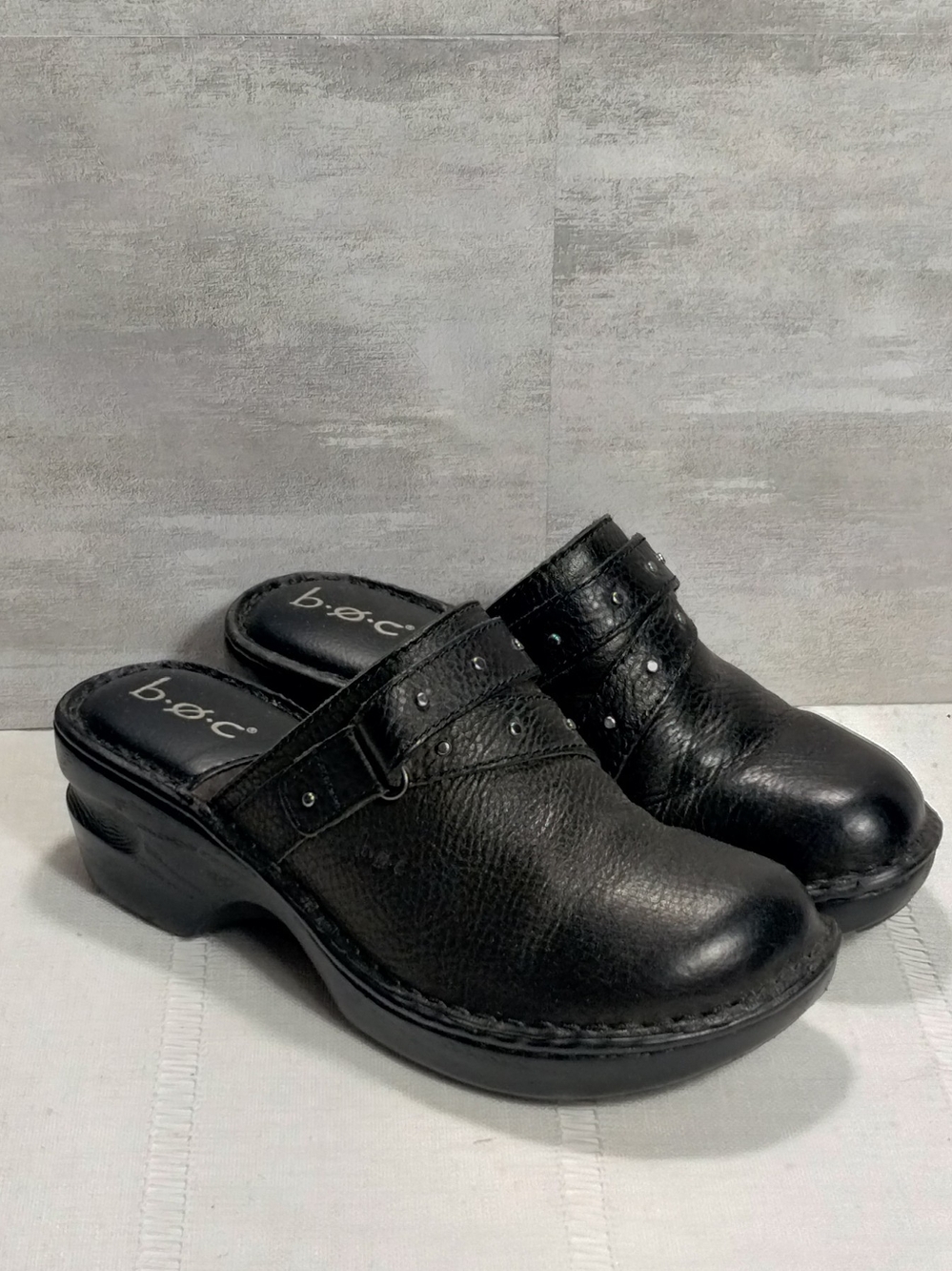b.o.c. Women’s Black Leather Slip-On Clog Heels Size 6 Casual Chic Boho